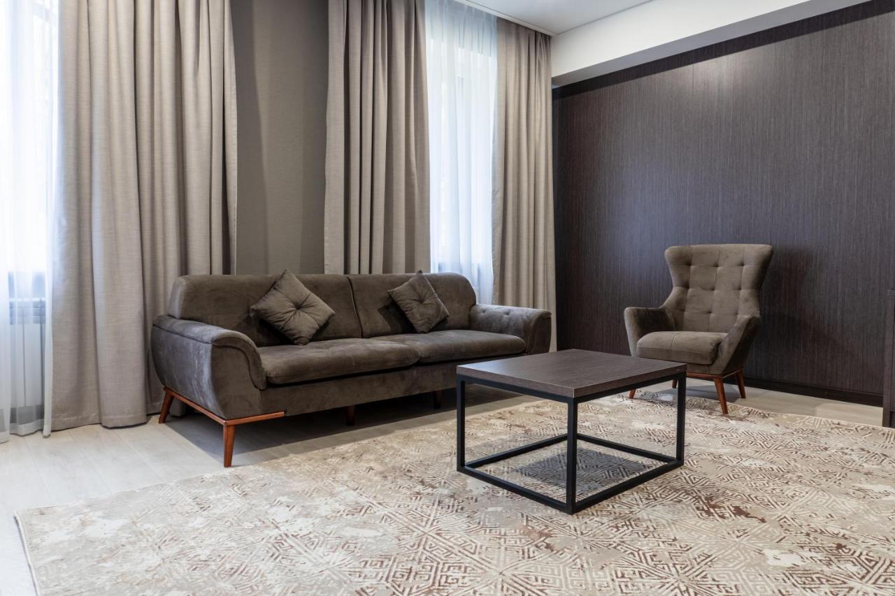 Resident Hotel Kazybek Bi Alma-Ata Buitenkant foto