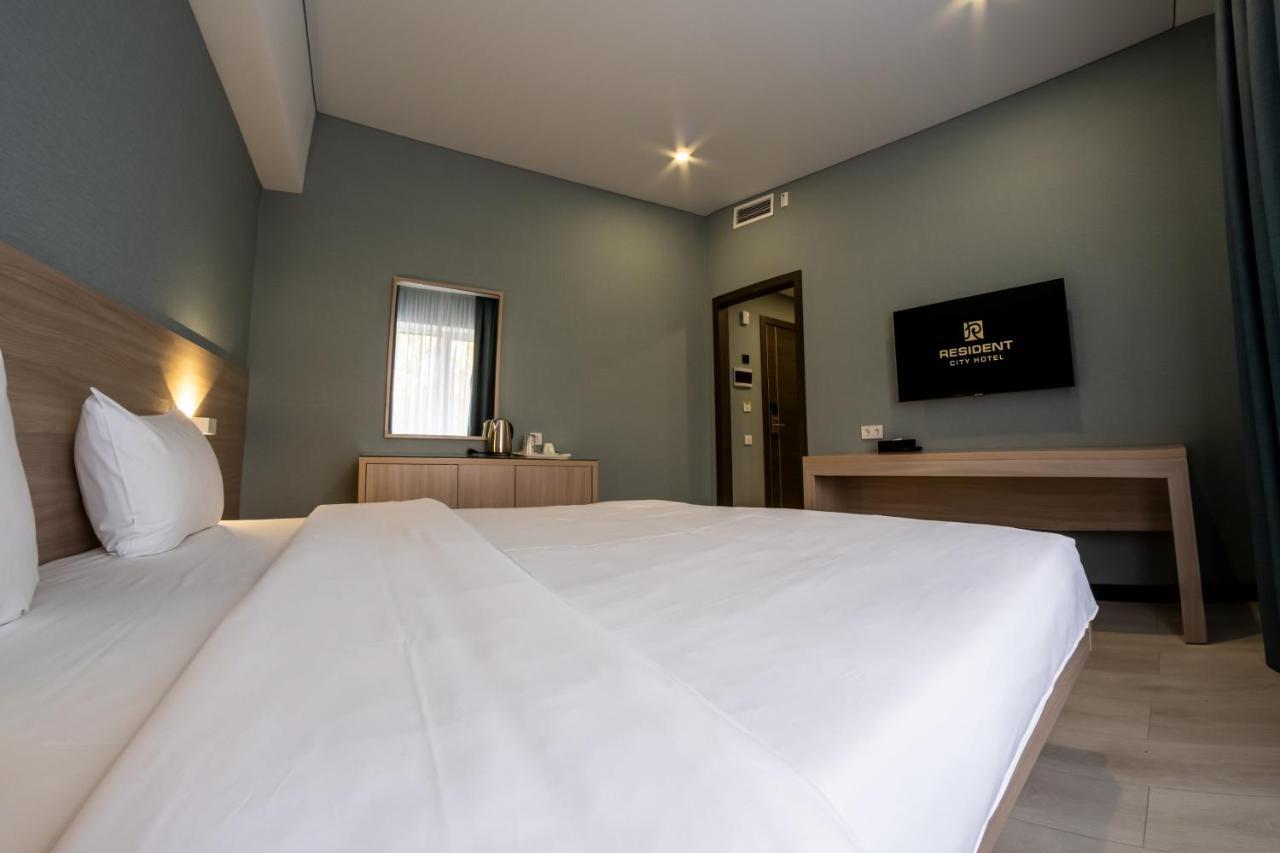 Resident Hotel Kazybek Bi Alma-Ata Buitenkant foto
