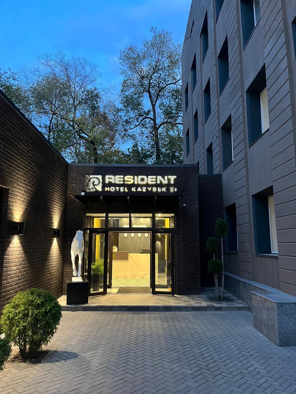 Resident Hotel Kazybek Bi Alma-Ata Buitenkant foto
