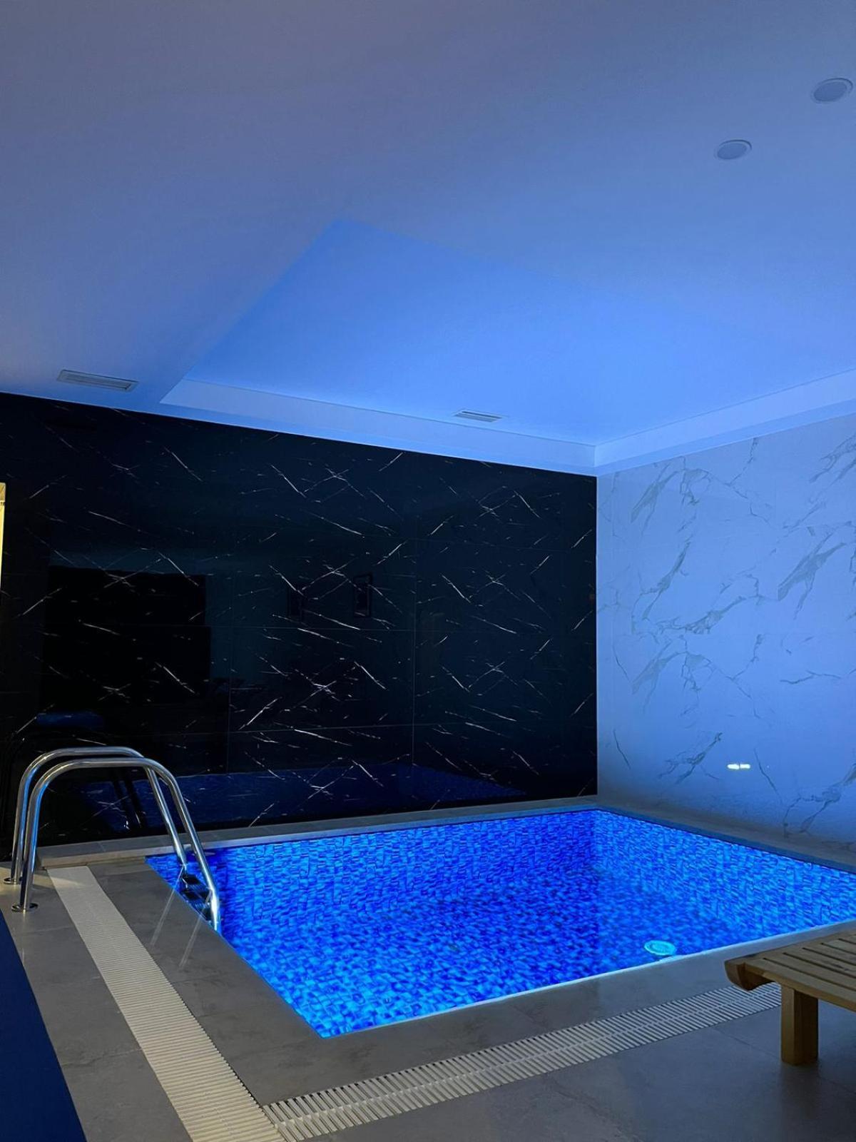 Resident Hotel Kazybek Bi Alma-Ata Buitenkant foto