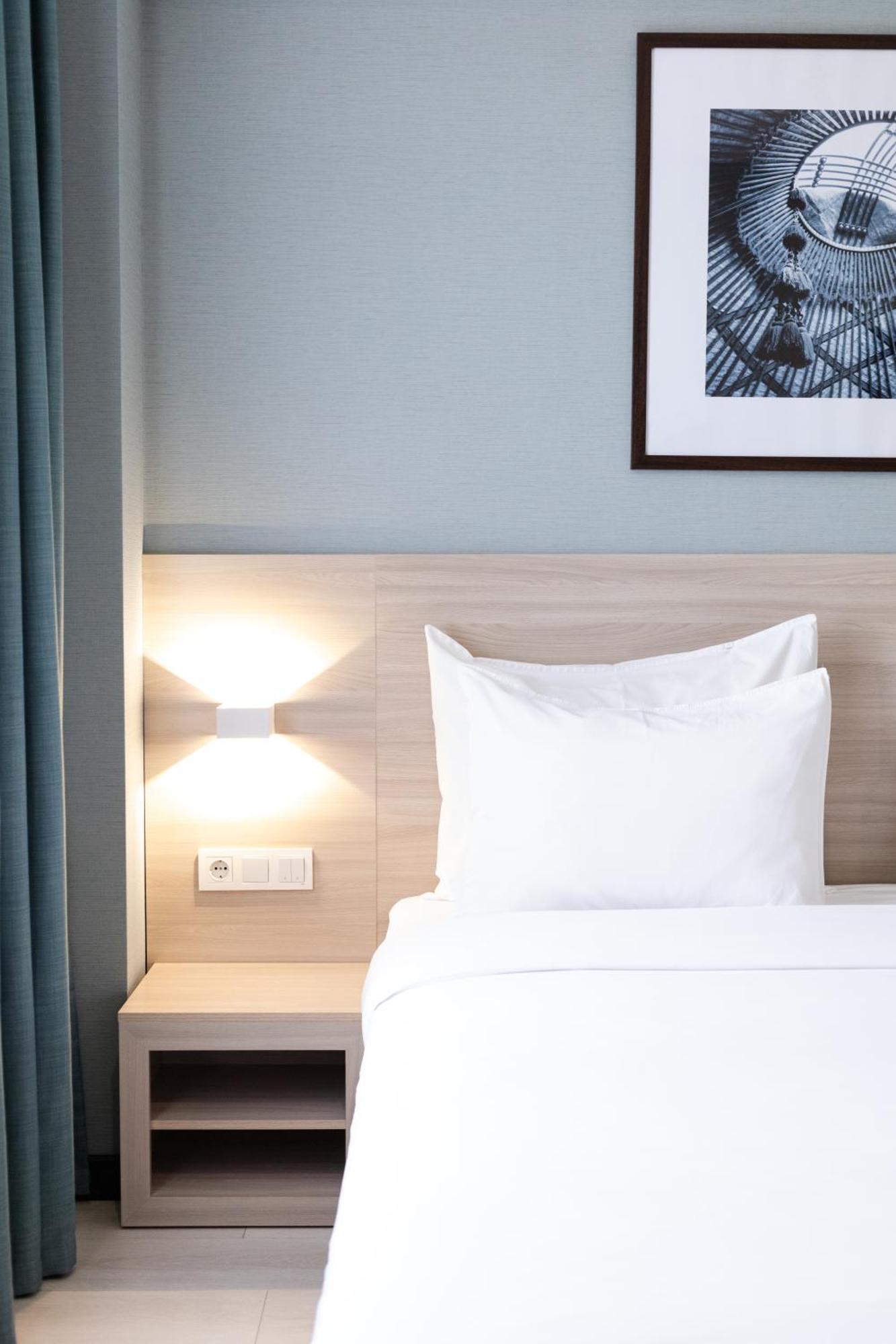 Resident Hotel Kazybek Bi Alma-Ata Buitenkant foto