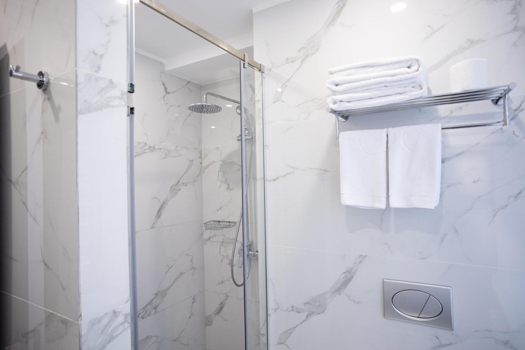 Resident Hotel Kazybek Bi Alma-Ata Buitenkant foto